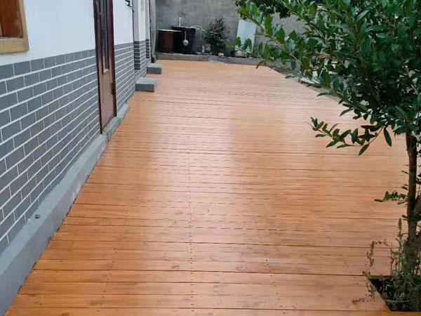 環山(shān)路(lù)木(mù)平台